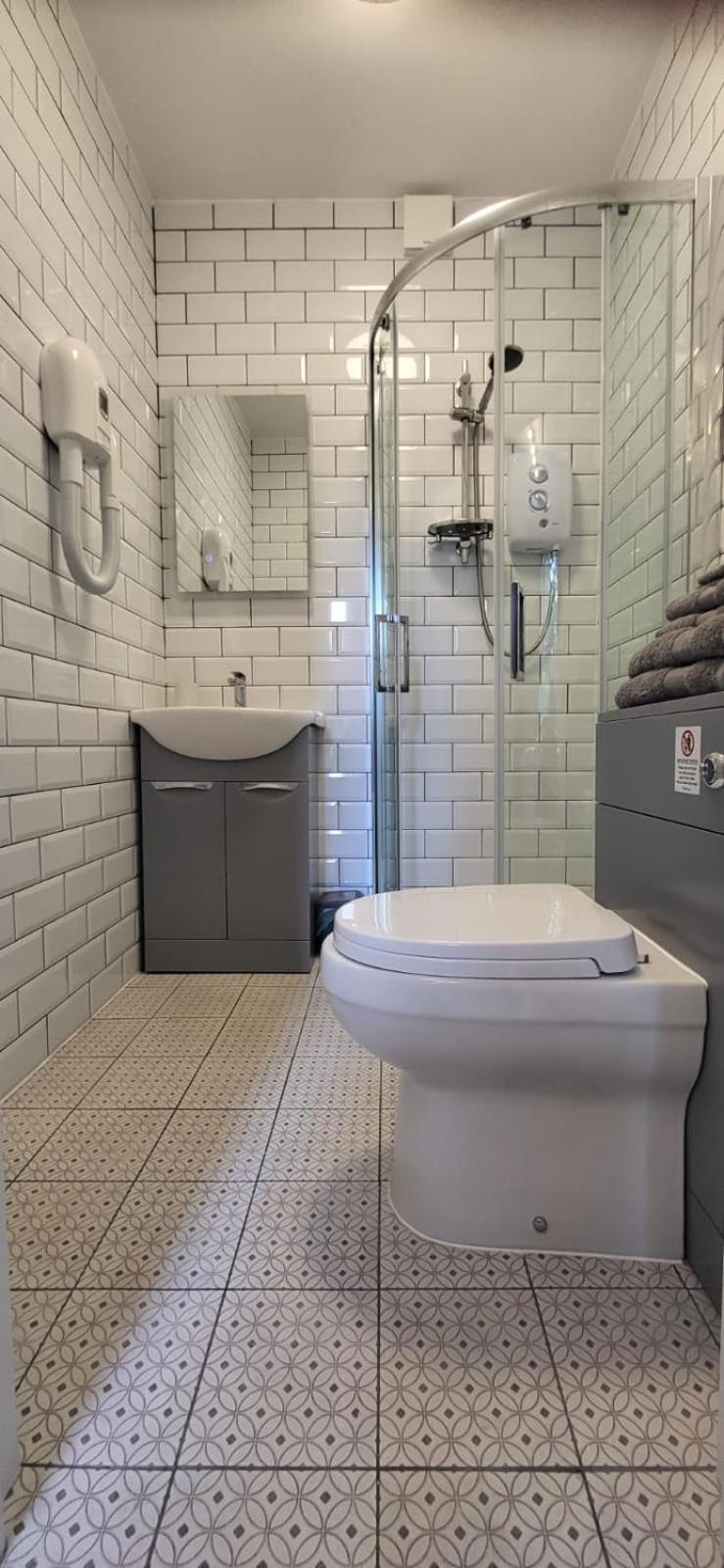 Sands House - Luxury Modern Studios With Secure Parking In Epsom, Surrey Chambre photo